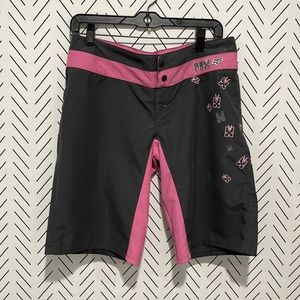 Fox bermudas size 10. Y2K 90’s